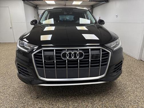 2022 Audi Q7 45 Premium Plus