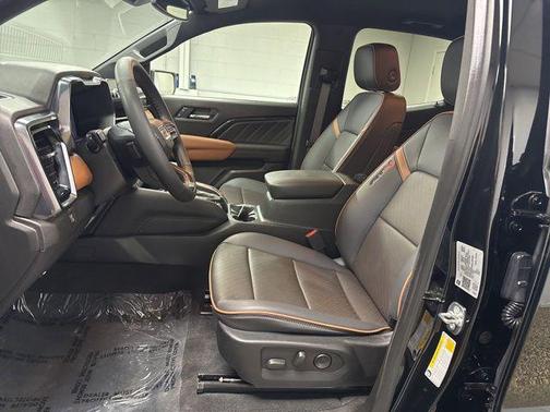 Onyx Black 2024 GMC Canyon AT4