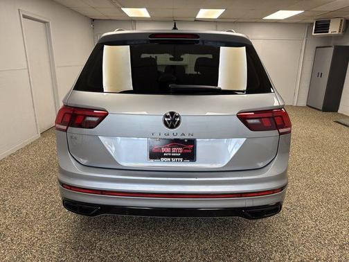 2023 Volkswagen Tiguan 2.0T SE R-Line Black