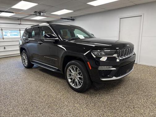 2022 Jeep Grand Cherokee Summit