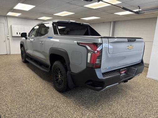 2025 Chevrolet Silverado EV LT
