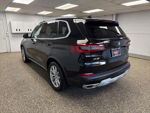 Jet Black 2023 BMW X5 xDrive40i