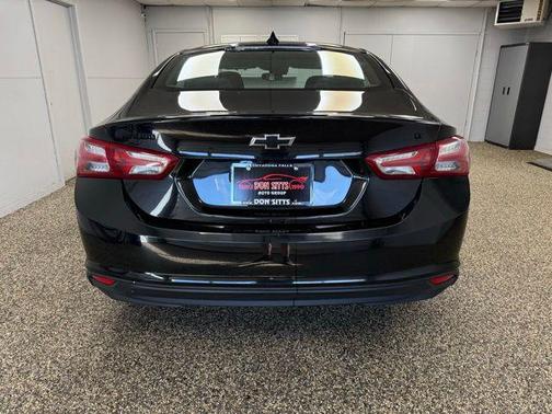 Mosaic Black Metallic 2023 Chevrolet Malibu 1LT