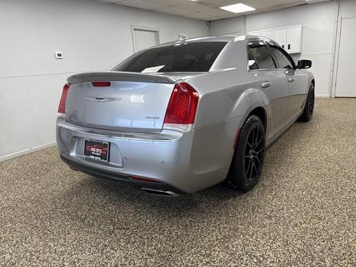2015 Chrysler 300 Limited
