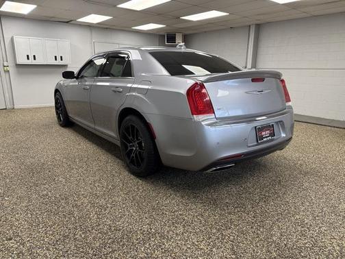 2015 Chrysler 300 Limited
