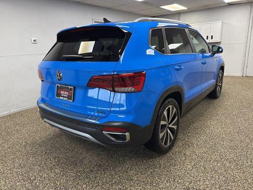 Cornflower Blue 2023 Volkswagen Taos 1.5T SE