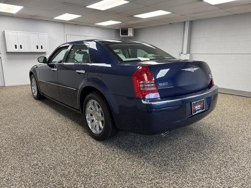 2005 Chrysler 300C Base