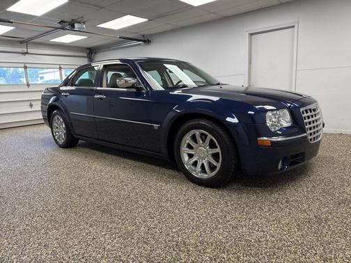 2005 Chrysler 300C Base