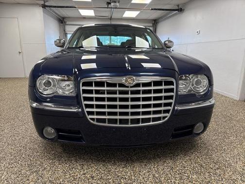 2005 Chrysler 300C Base