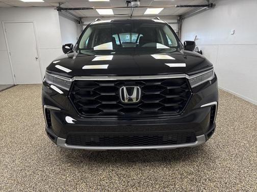 2023 Honda Pilot Touring 8-Passenger