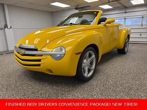 2004 Chevrolet SSR Base