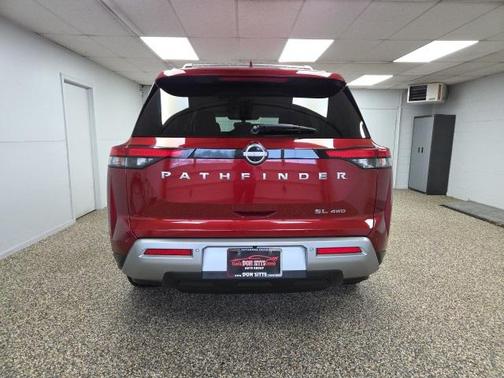 2022 Nissan Pathfinder SL 4WD