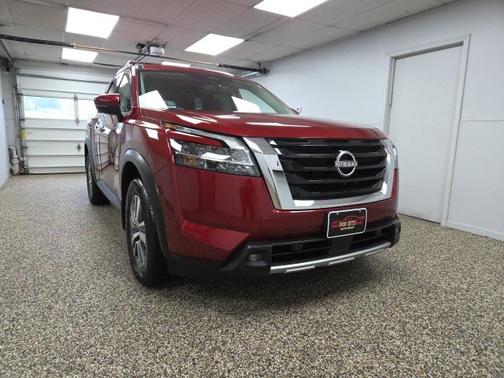 2022 Nissan Pathfinder SL 4WD
