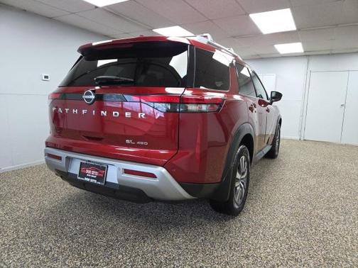 2022 Nissan Pathfinder SL 4WD