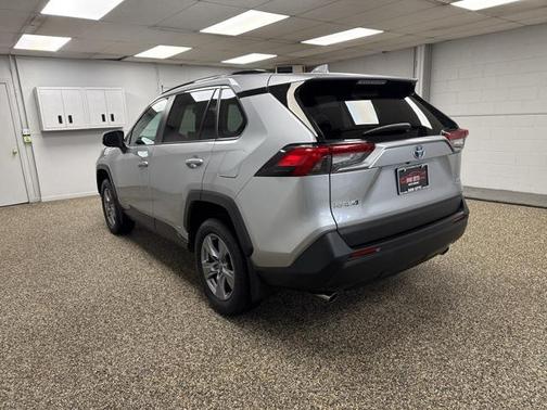 2022 Toyota RAV4 Hybrid LE