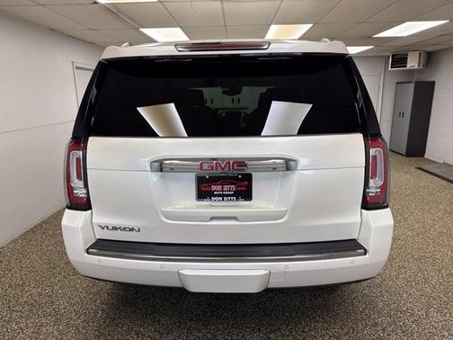 White Diamond Tricoat 2015 GMC Yukon Denali