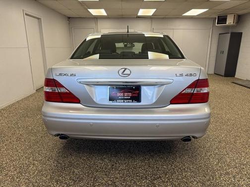 2004 Lexus LS 430 Base