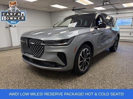 Lustrous Gray Metallic Clearcoat 2024 Lincoln Nautilus Reserve