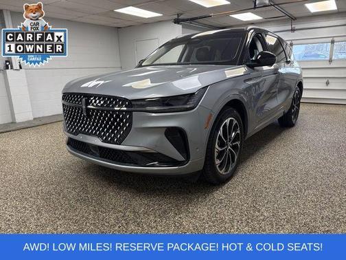 Lustrous Gray Metallic Clearcoat 2024 Lincoln Nautilus Reserve