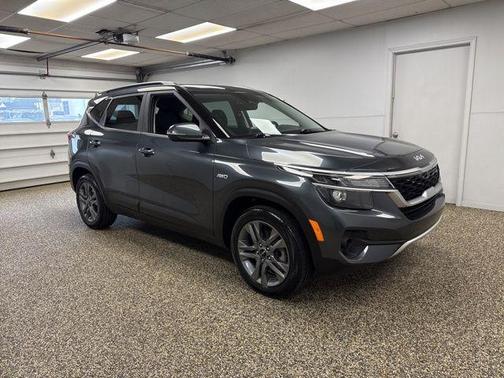Gravity Gray 2022 Kia Seltos S