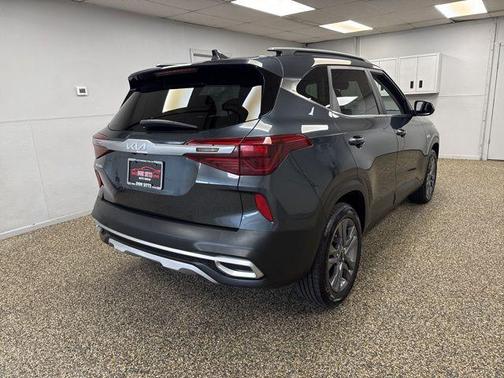 Gravity Gray 2022 Kia Seltos S