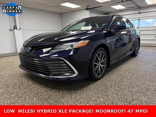 2022 Toyota Camry Hybrid XLE
