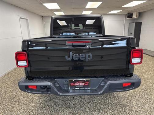 2024 Jeep Gladiator Sport S