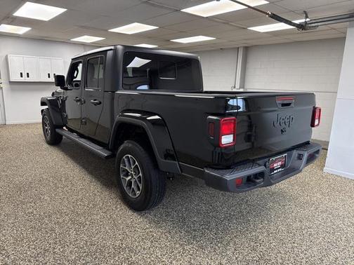 2024 Jeep Gladiator Sport S