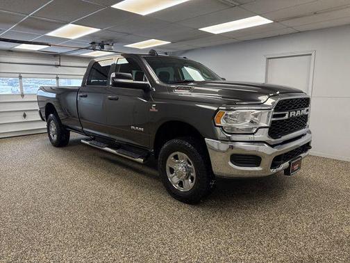 2020 RAM 3500 Tradesman Crew Cab 4x4 8' Box