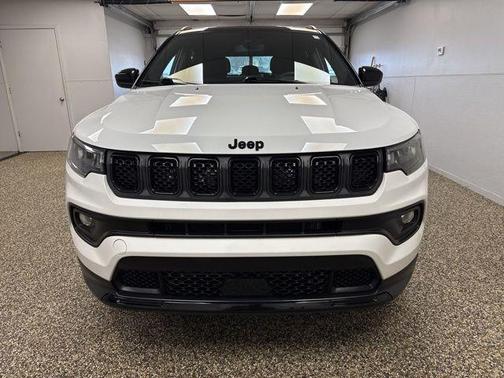 Bright White Clearcoat 2024 Jeep Compass Latitude