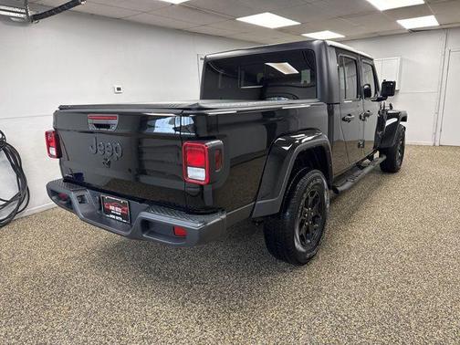 Black Clearcoat 2022 Jeep Gladiator Willys 4x4