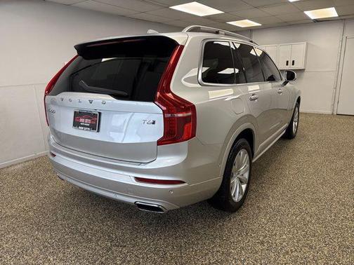 2019 Volvo XC90 T6 Momentum