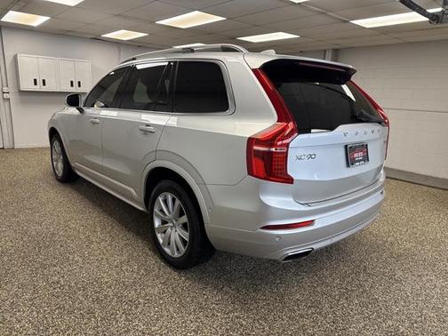2019 Volvo XC90 T6 Momentum