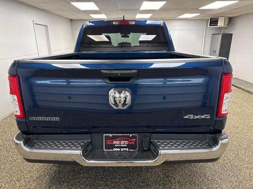 Patriot Blue Pearlcoat 2023 RAM 1500 Big Horn/Lone Star