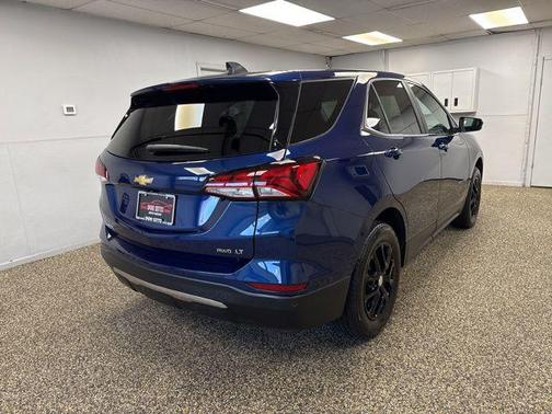 Blue Glow Metallic 2023 Chevrolet Equinox 1LT