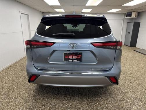 2023 Toyota Highlander Platinum
