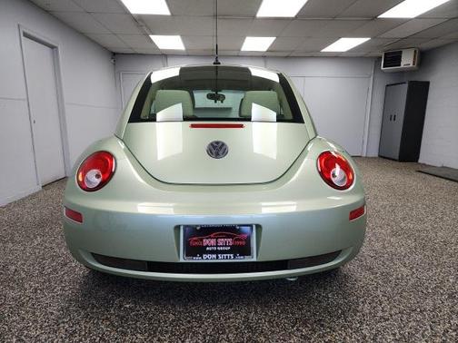 2009 Volkswagen New Beetle S