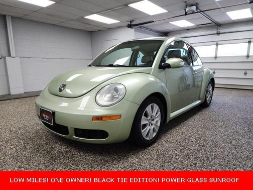 2009 Volkswagen New Beetle S