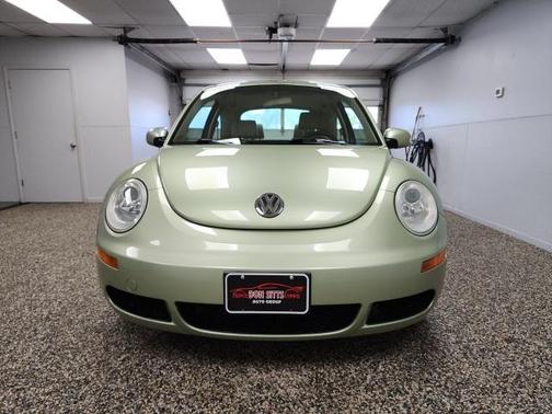 2009 Volkswagen New Beetle S