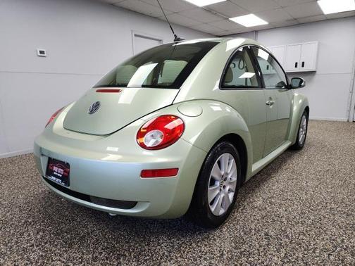 2009 Volkswagen New Beetle S