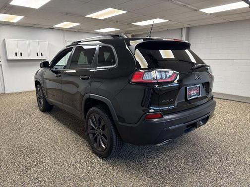 Diamond Black Crystal Pearlcoat 2021 Jeep Cherokee Latitude Lux