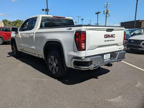 2025 GMC Sierra 1500 SLE