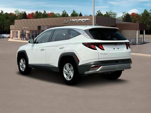 2025 Hyundai TUCSON SE