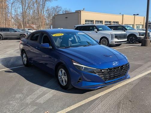 2023 Hyundai ELANTRA SE