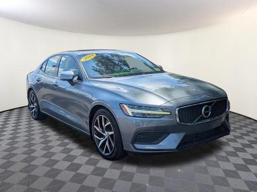 2019 Volvo S60 T6 Momentum
