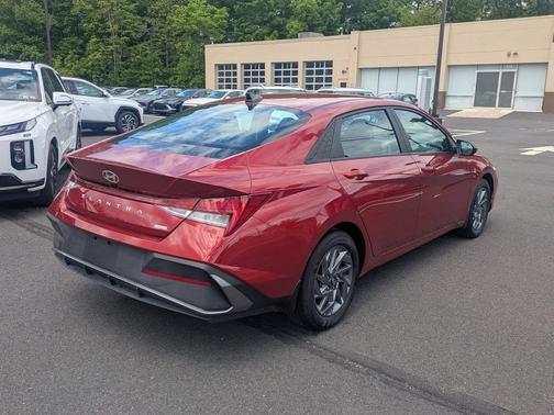2024 Hyundai ELANTRA HEV Blue