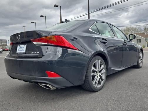 2018 Lexus IS 300 Base