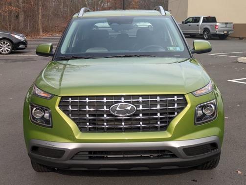 2023 Hyundai VENUE SEL