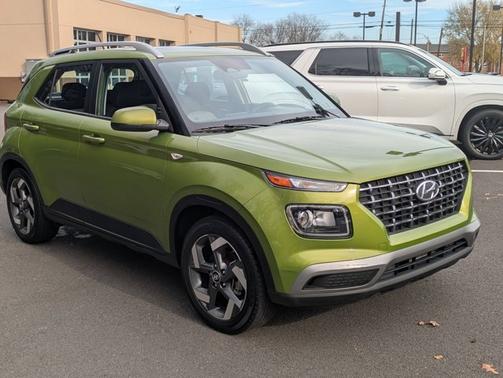 2023 Hyundai VENUE SEL