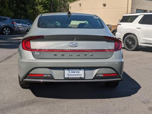 2023 Hyundai SONATA SE